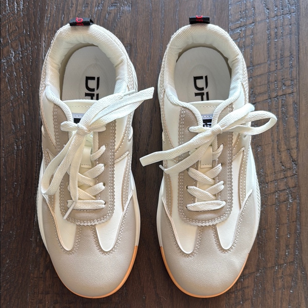 Brand new never worn De Florence athletic shoes